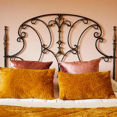Landhaus Luxury Singular Rosa *